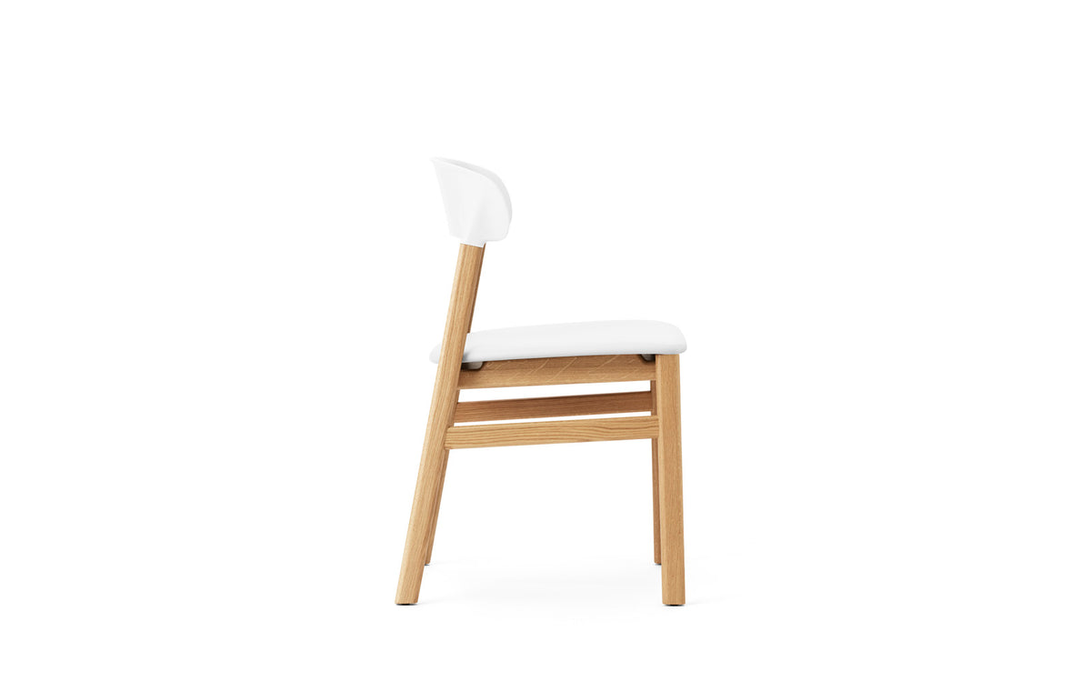 Herit Stuhl in präsentiert im Onlineshop von KAQTU Design AG. Stuhl ist von Normann Copenhagen