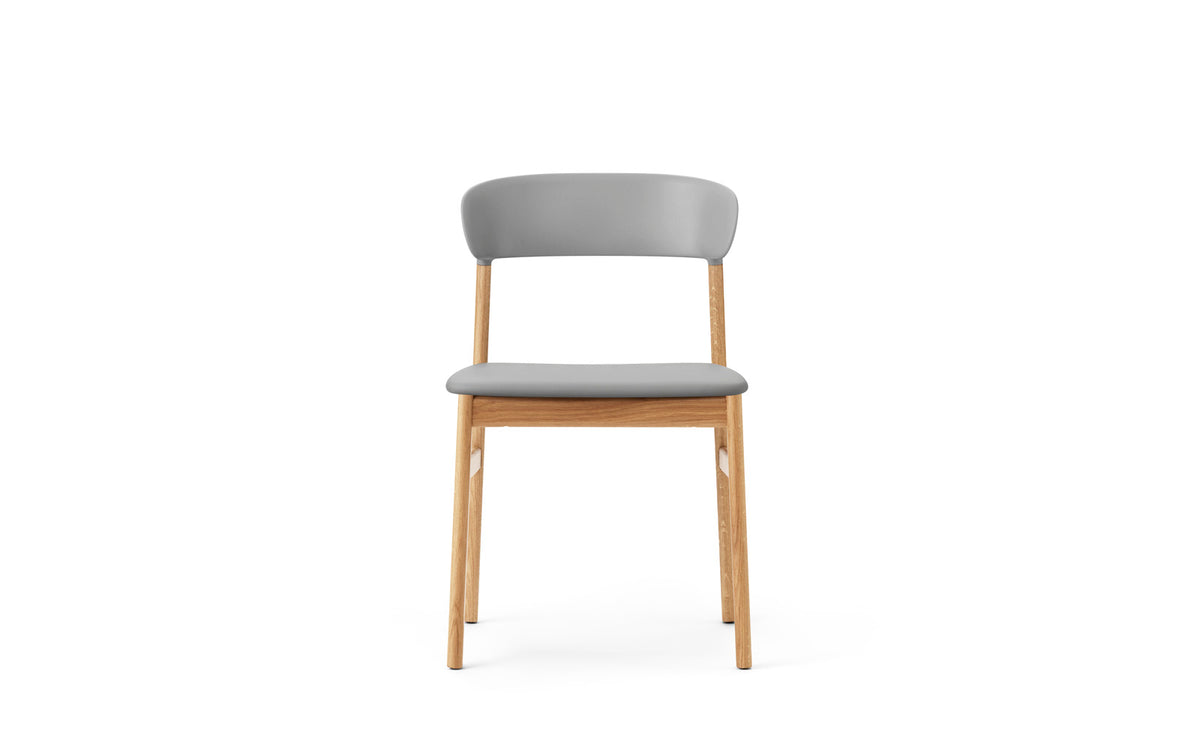 Herit Stuhl in präsentiert im Onlineshop von KAQTU Design AG. Stuhl ist von Normann Copenhagen