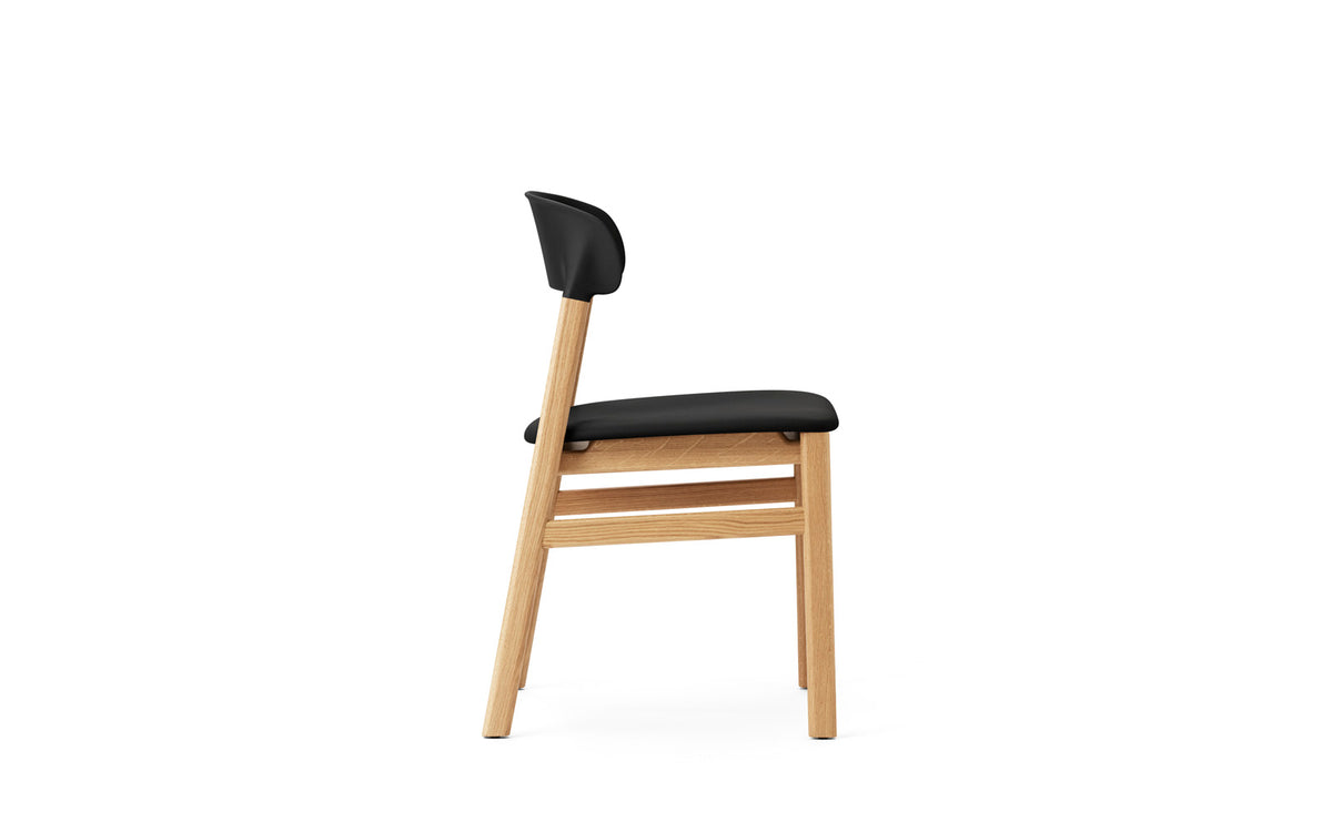 Herit Stuhl in präsentiert im Onlineshop von KAQTU Design AG. Stuhl ist von Normann Copenhagen