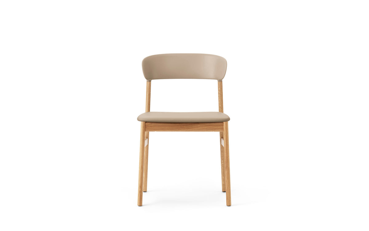 Herit Stuhl in präsentiert im Onlineshop von KAQTU Design AG. Stuhl ist von Normann Copenhagen