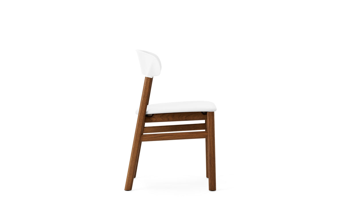 Herit Stuhl in präsentiert im Onlineshop von KAQTU Design AG. Stuhl ist von Normann Copenhagen