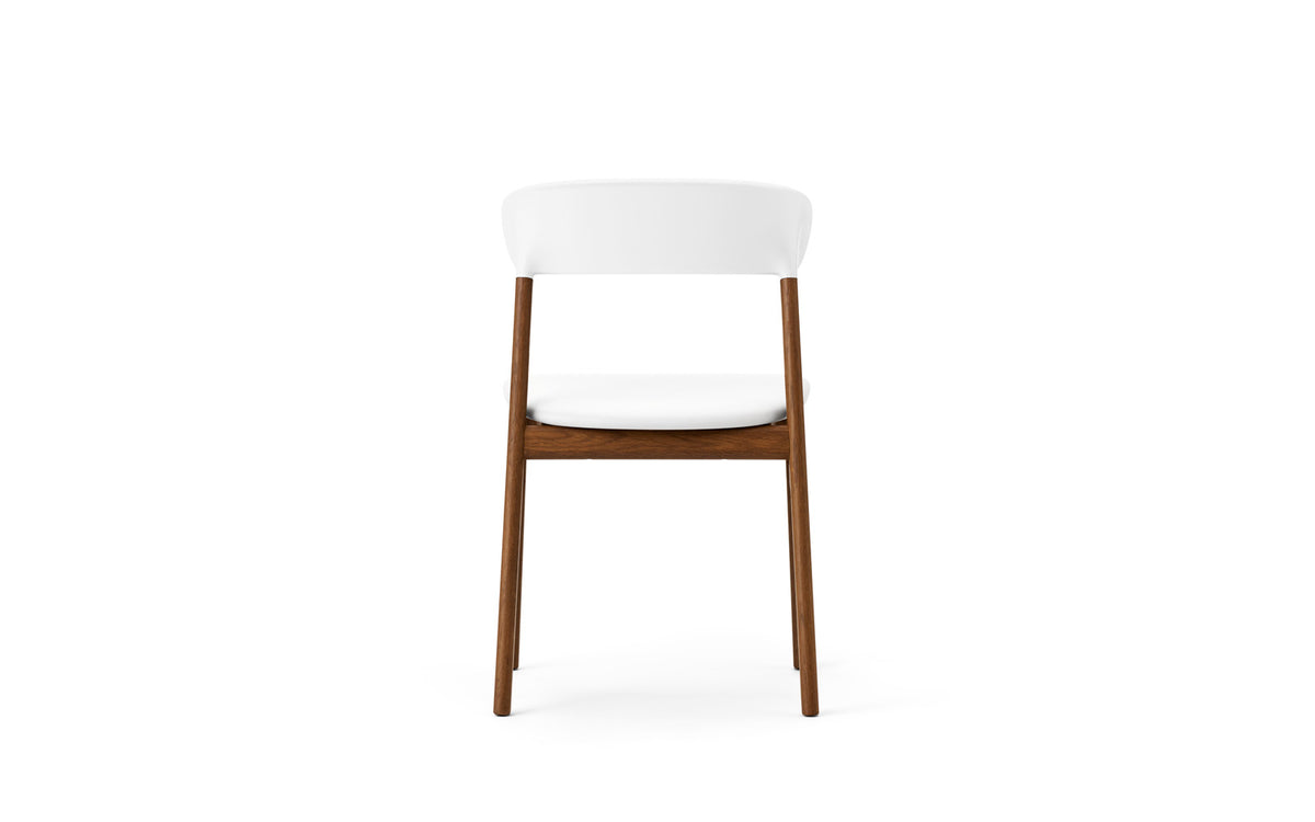 Herit Stuhl in präsentiert im Onlineshop von KAQTU Design AG. Stuhl ist von Normann Copenhagen
