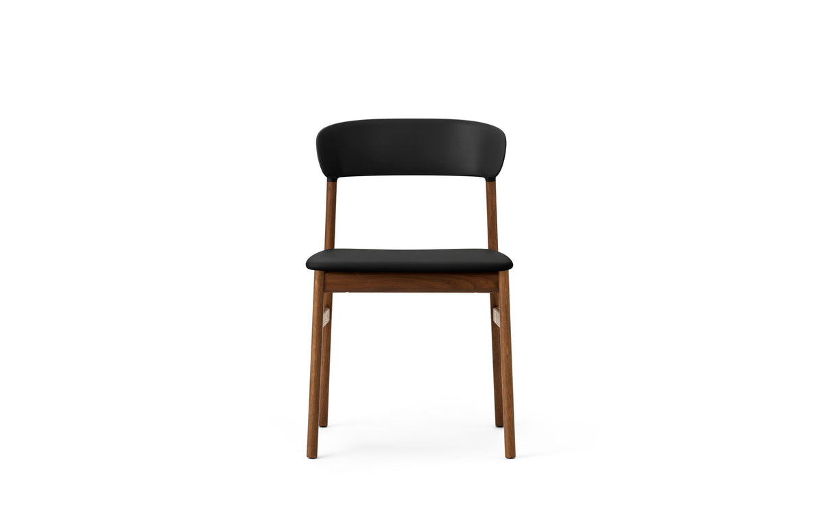 Herit Stuhl in präsentiert im Onlineshop von KAQTU Design AG. Stuhl ist von Normann Copenhagen