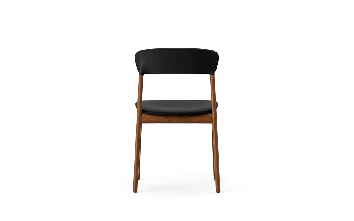 Herit Stuhl in präsentiert im Onlineshop von KAQTU Design AG. Stuhl ist von Normann Copenhagen