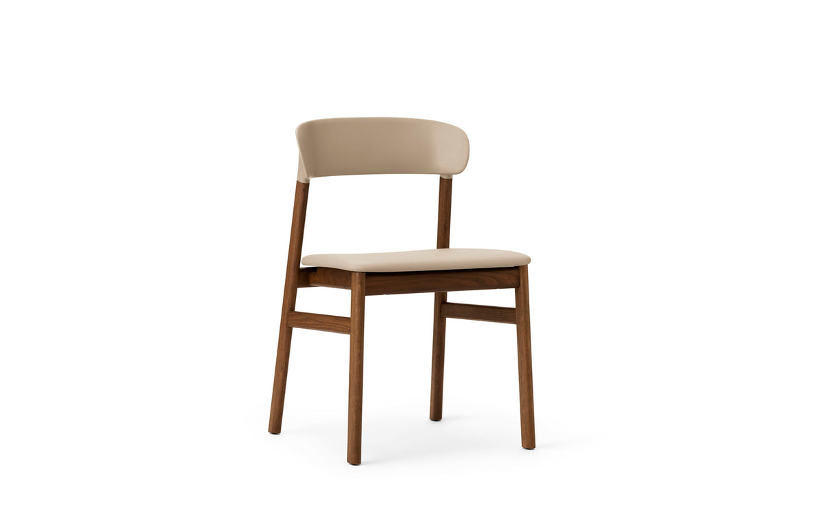 Herit Stuhl in präsentiert im Onlineshop von KAQTU Design AG. Stuhl ist von Normann Copenhagen