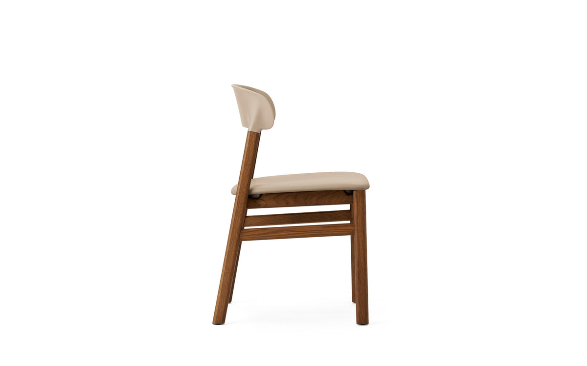 Herit Stuhl in präsentiert im Onlineshop von KAQTU Design AG. Stuhl ist von Normann Copenhagen