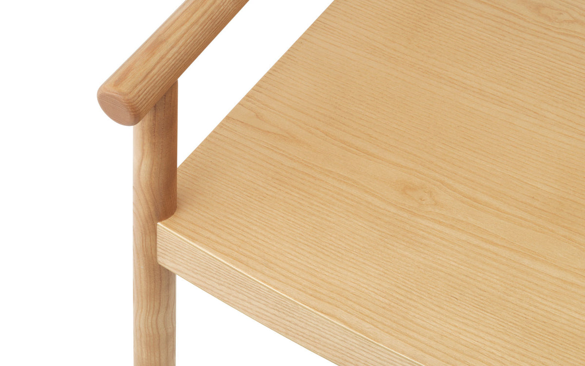 Timb Loungesessel in Tan präsentiert im Onlineshop von KAQTU Design AG. Sessel ist von Normann Copenhagen
