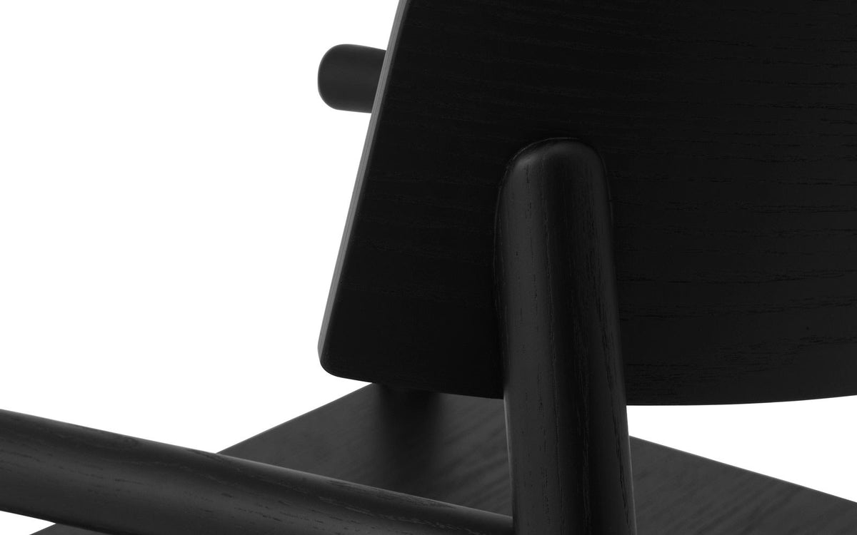 Timb Loungesessel in Schwarz präsentiert im Onlineshop von KAQTU Design AG. Sessel ist von Normann Copenhagen