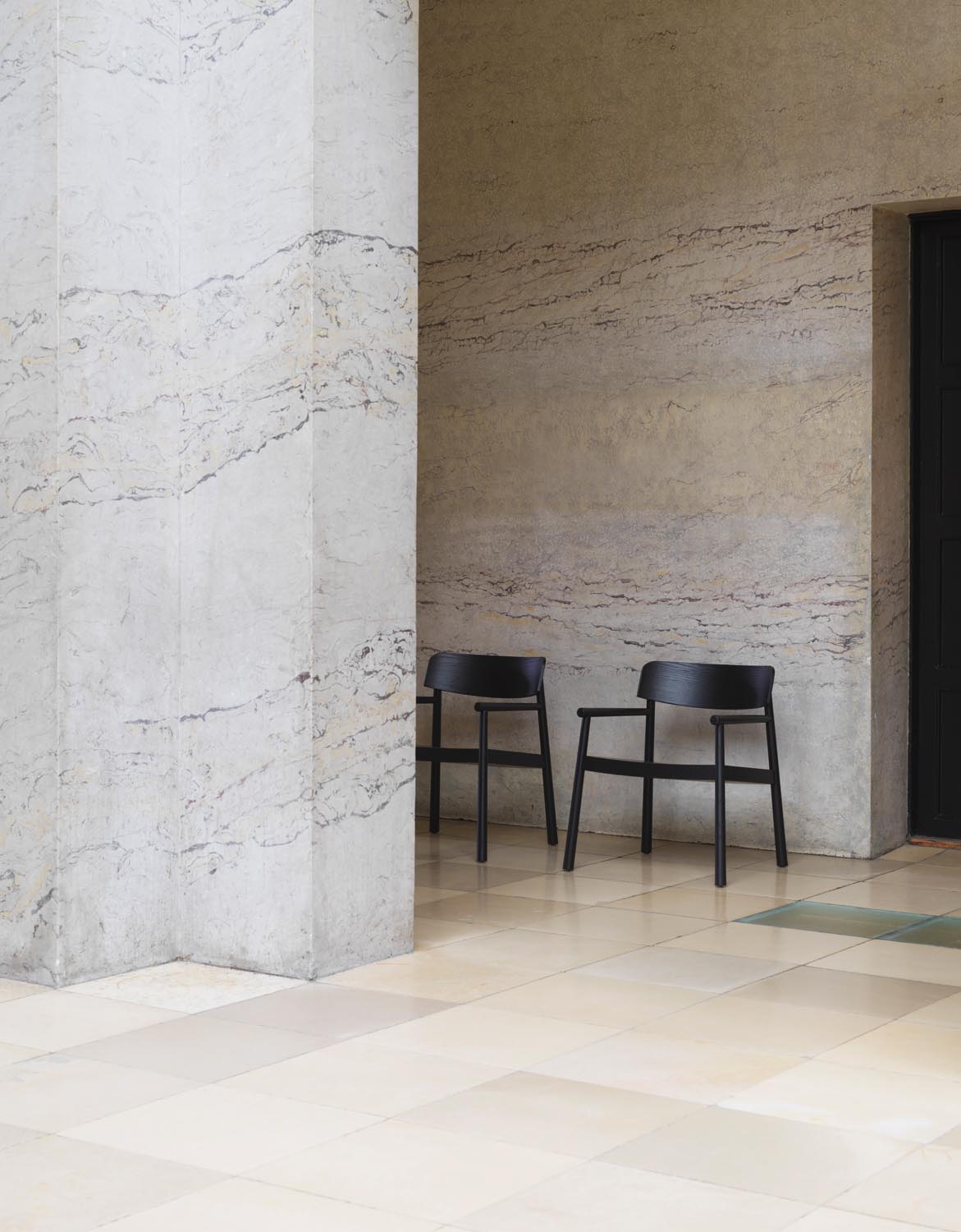Timb Loungesessel in präsentiert im Onlineshop von KAQTU Design AG. Sessel ist von Normann Copenhagen