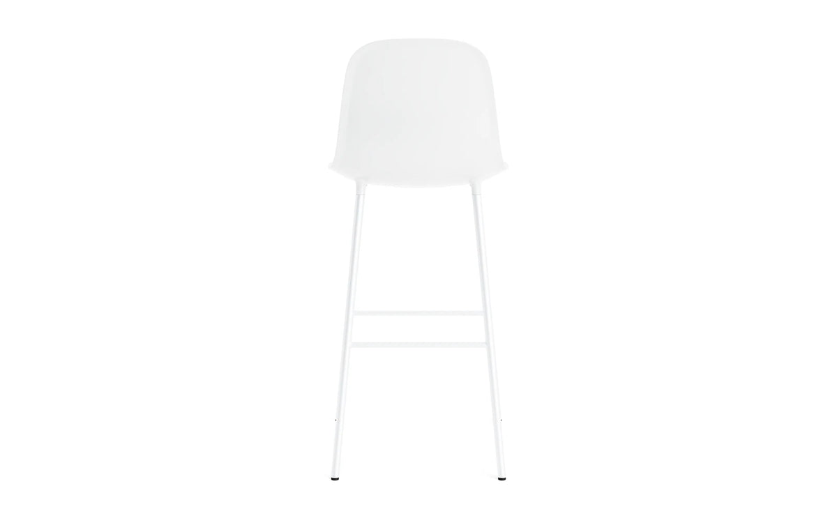 Form Barstuhl in Weiss präsentiert im Onlineshop von KAQTU Design AG. Barstuhl ist von Normann Copenhagen