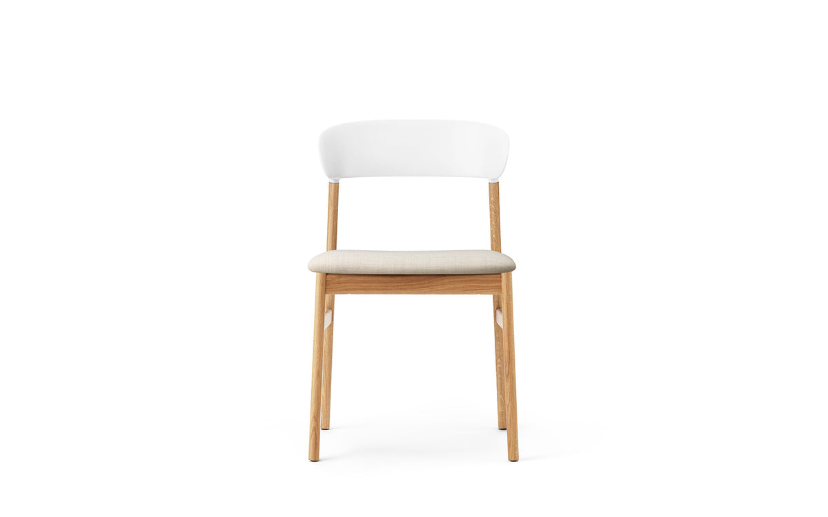 Herit Stuhl gepolstert in Remix weiss präsentiert im Onlineshop von KAQTU Design AG. Stuhl ist von Normann Copenhagen