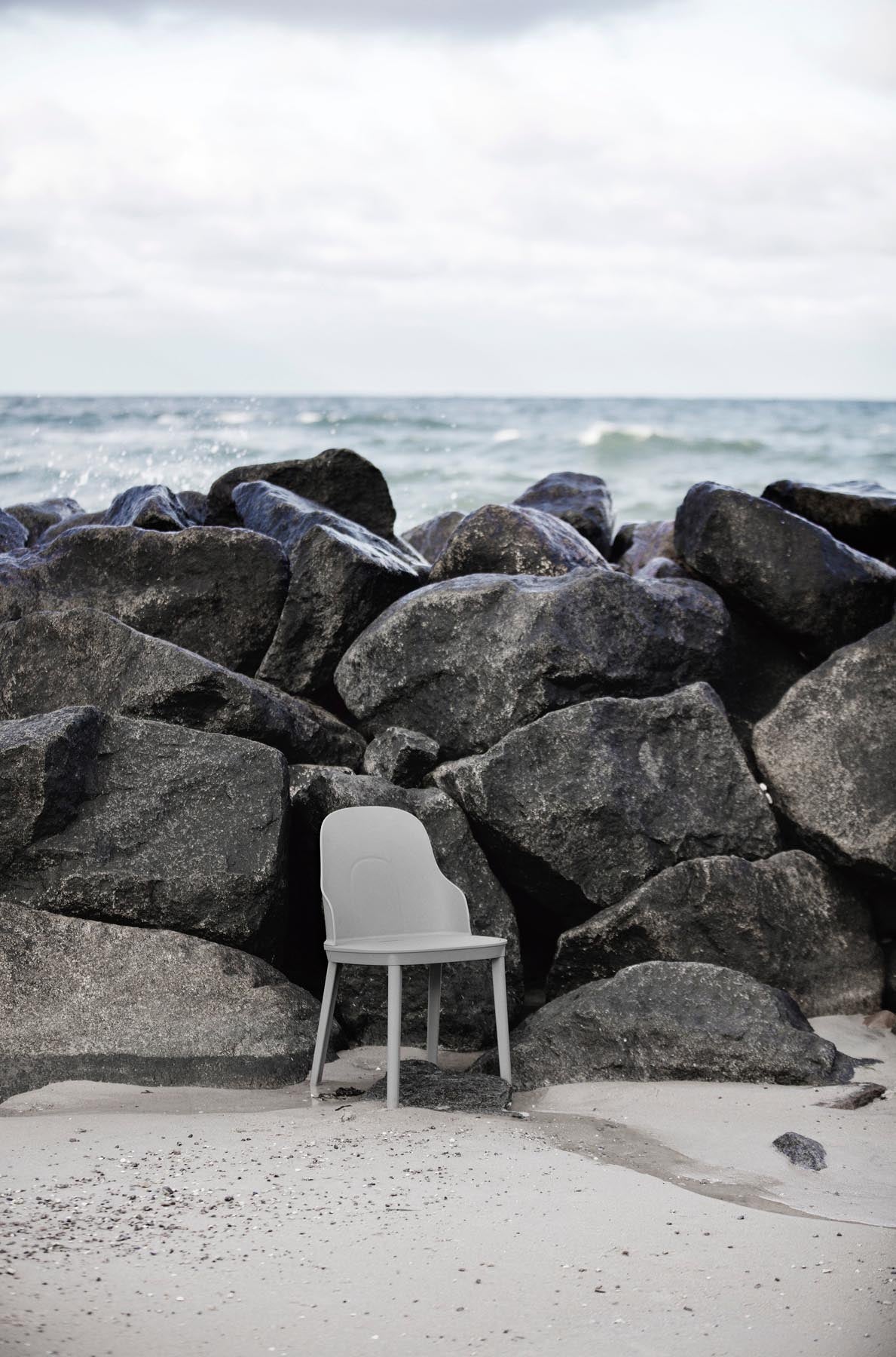 Erleben Sie den Allez Stuhl von Normann Copenhagen: Ein stilvolles, skandinavisches Design, das Funktionalität und Ästhetik harmonisch vereint.