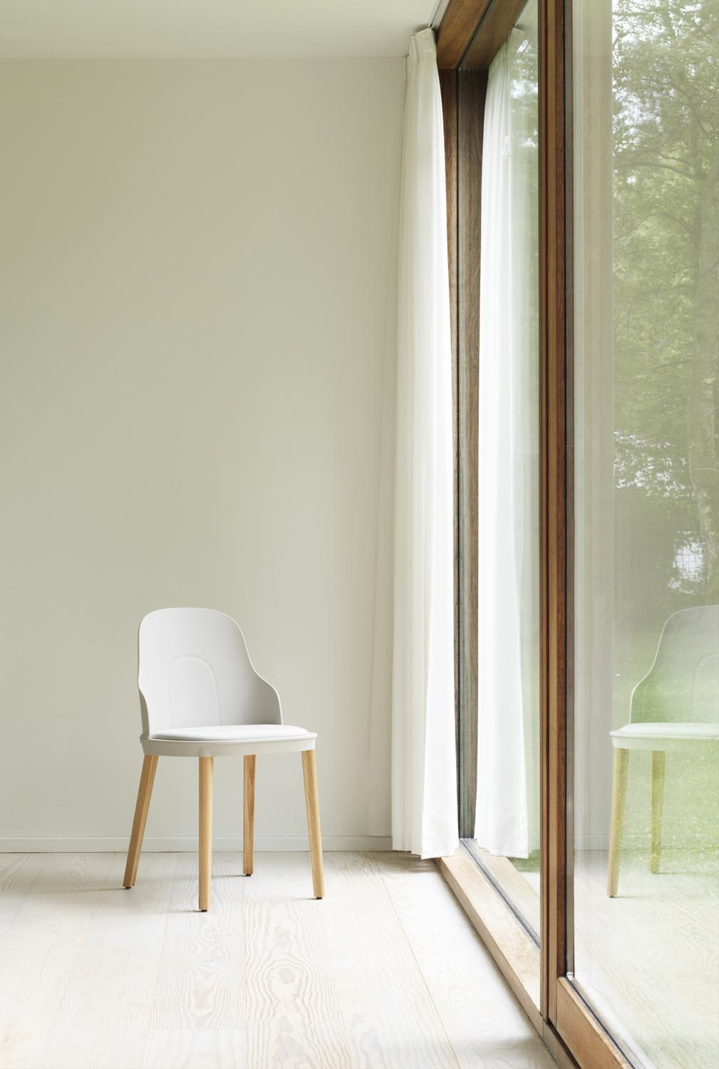 Allez Stuhl in präsentiert im Onlineshop von KAQTU Design AG. Stuhl ist von Normann Copenhagen