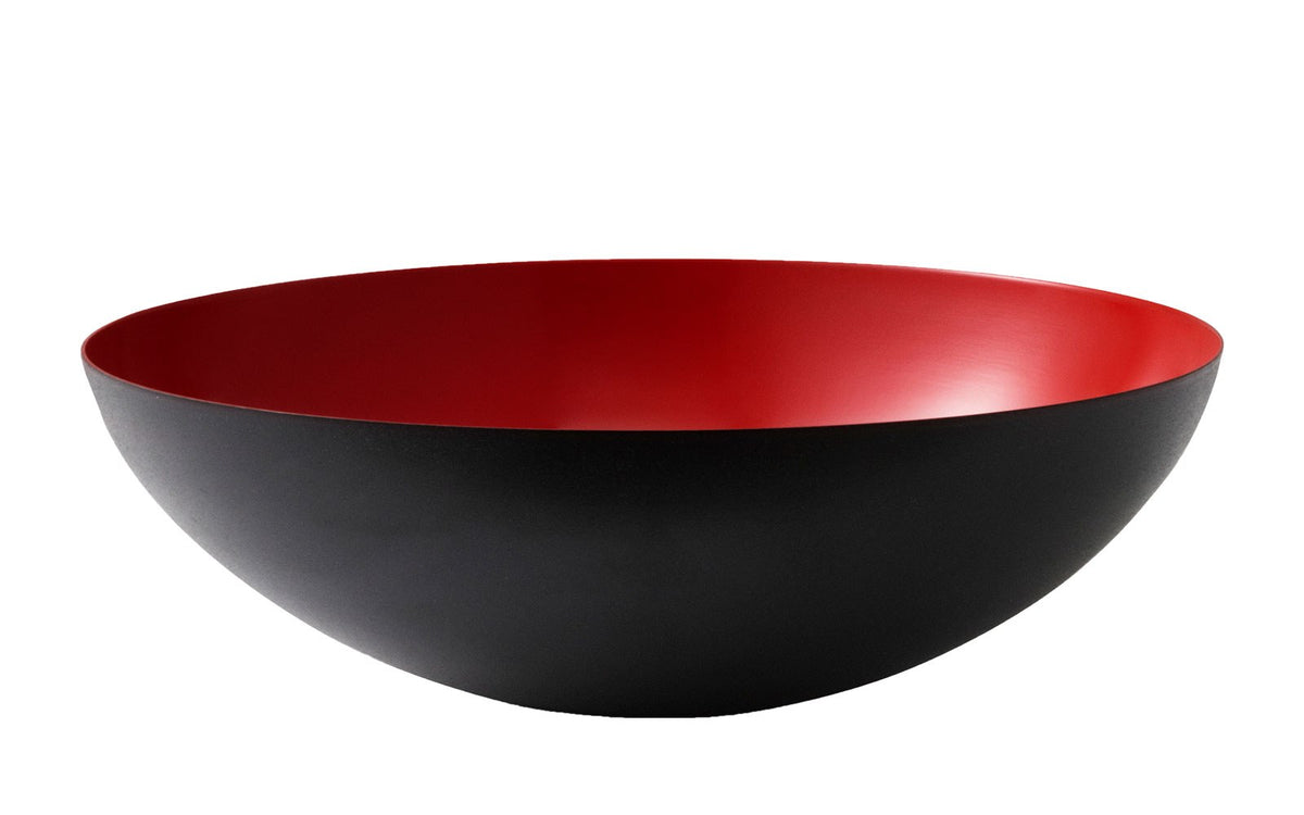 Runde Schale aus hochglanzpoliertem Edelstahl in Sand, Krenit Serie von Normann Copenhagen, Durchmesser 38 cm, Höhe 12 cm.