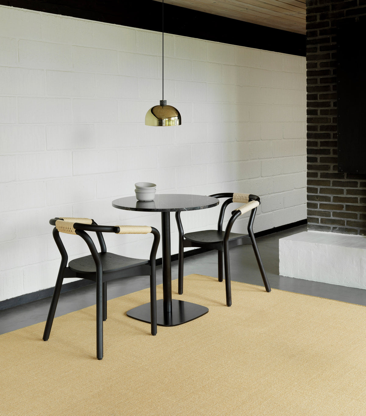 Grant Pendellampe Ø23 EU in Messing präsentiert im Onlineshop von KAQTU Design AG. Pendelleuchte ist von Normann Copenhagen
