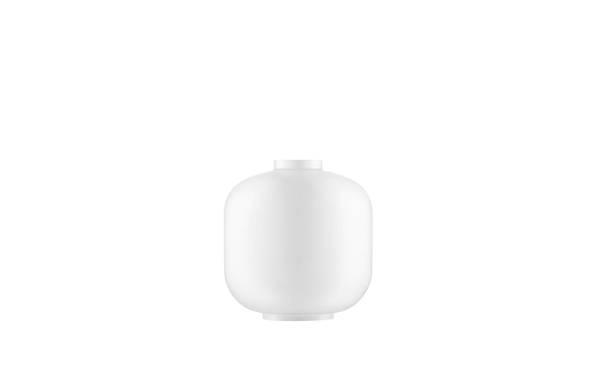 Amp Lampe Ersatzglas, Klein weiss/weiss in präsentiert im Onlineshop von KAQTU Design AG. Ersatzglas ist von Normann Copenhagen