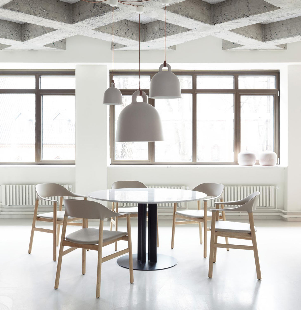 Bell Lampe x-klein EU in präsentiert im Onlineshop von KAQTU Design AG. Pendelleuchte ist von Normann Copenhagen