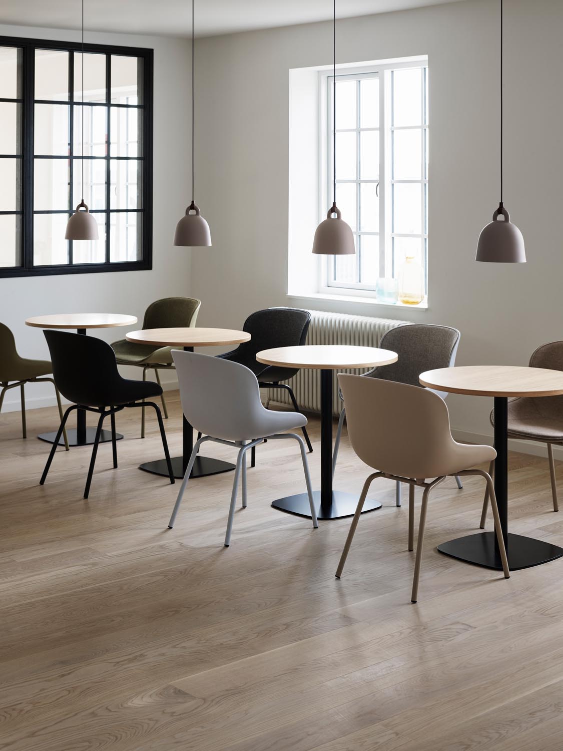 Bell Lampe x-klein EU in präsentiert im Onlineshop von KAQTU Design AG. Pendelleuchte ist von Normann Copenhagen