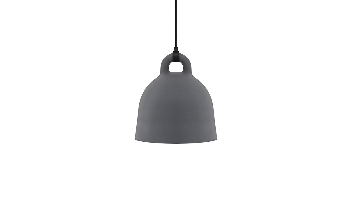 Bell Lampe klein EU in Grau präsentiert im Onlineshop von KAQTU Design AG. Pendelleuchte ist von Normann Copenhagen