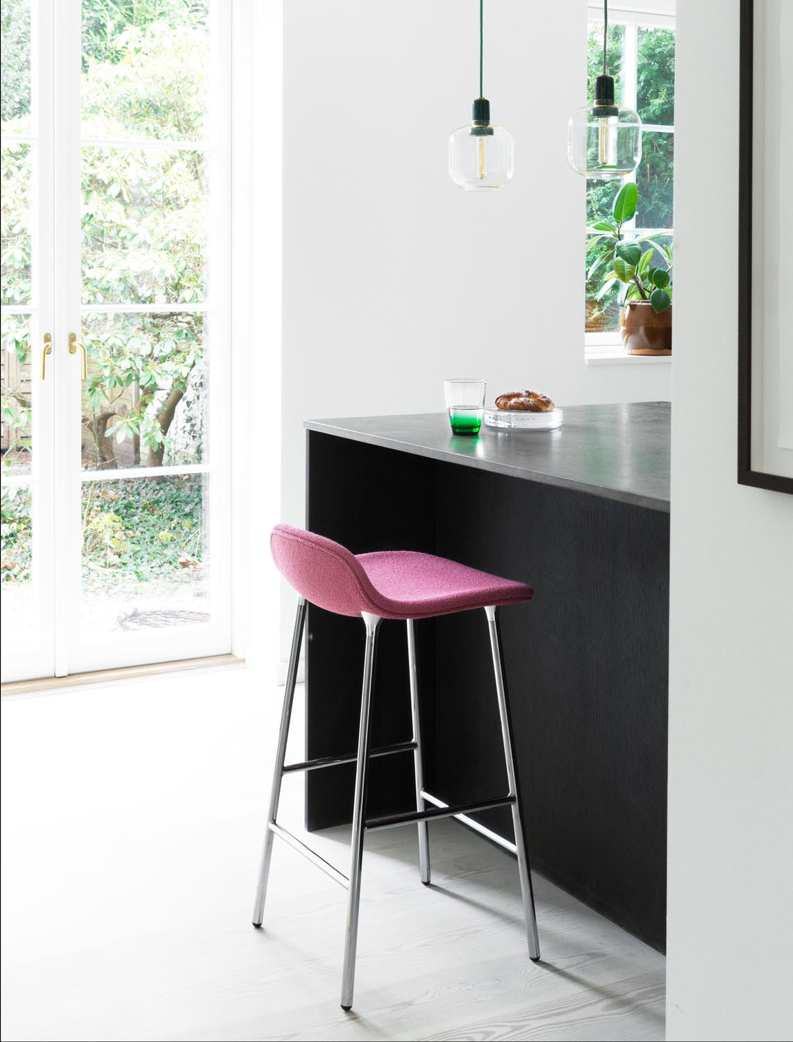 Amp Lampe klein EU in präsentiert im Onlineshop von KAQTU Design AG. Pendelleuchte ist von Normann Copenhagen