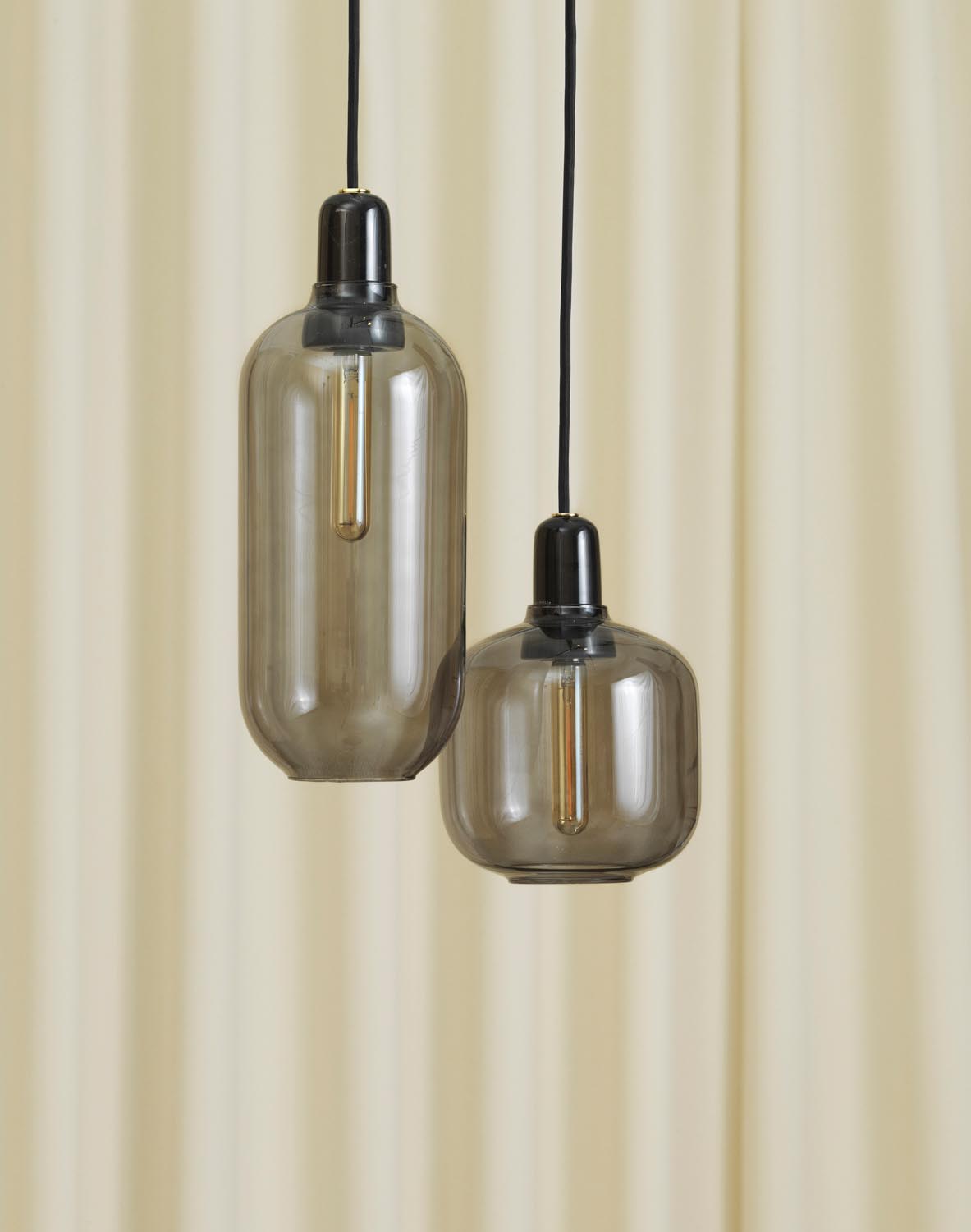 Amp Lampe gross EU in präsentiert im Onlineshop von KAQTU Design AG. Pendelleuchte ist von Normann Copenhagen