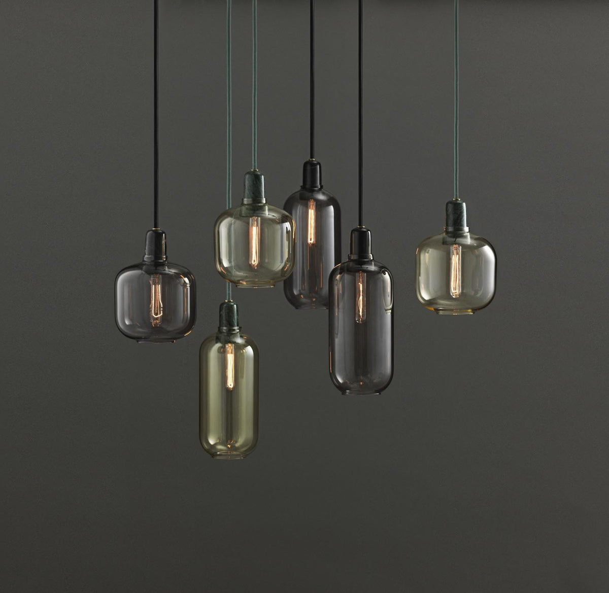 Amp Lampe gross EU in präsentiert im Onlineshop von KAQTU Design AG. Pendelleuchte ist von Normann Copenhagen