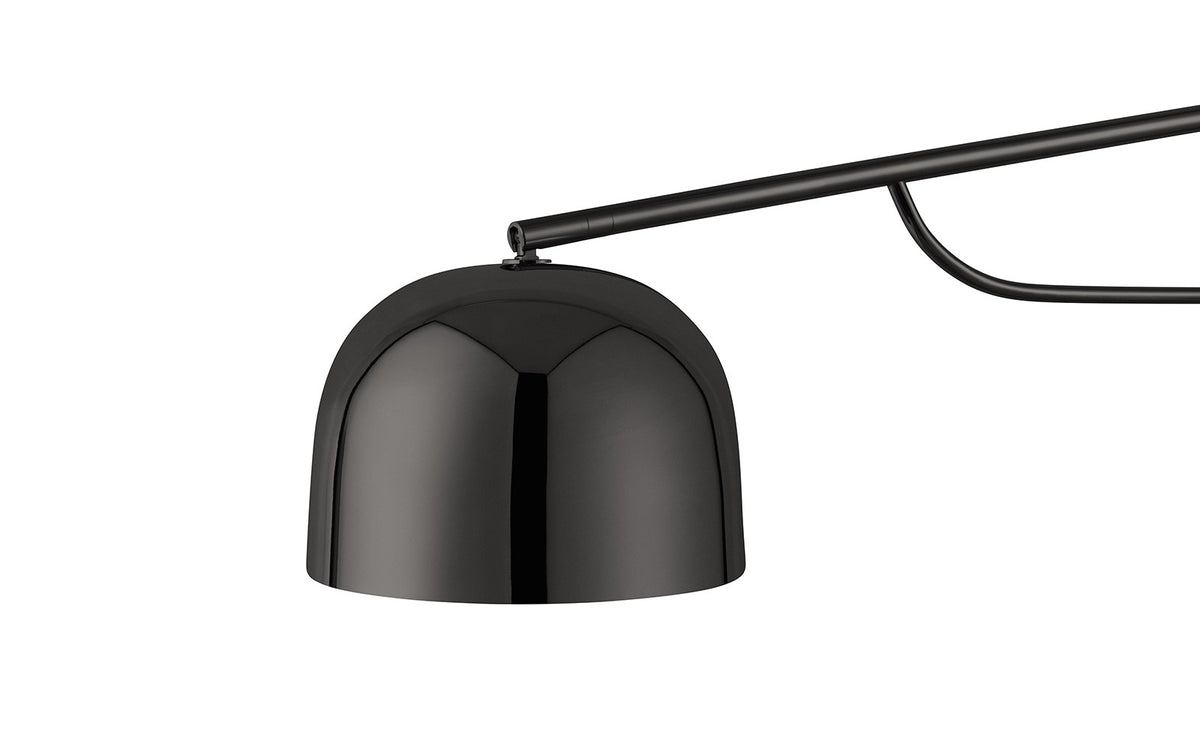 Wandleuchte Grant EU von Normann Copenhagen: Granit-Sockel in Metallic, schlanker Metallarm mit rundem Lampenschirm an Kugelgelenk.