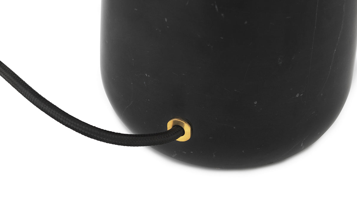 Eddy Tischlampe EU in Schwarz präsentiert im Onlineshop von KAQTU Design AG. Tischleuchte ist von Normann Copenhagen