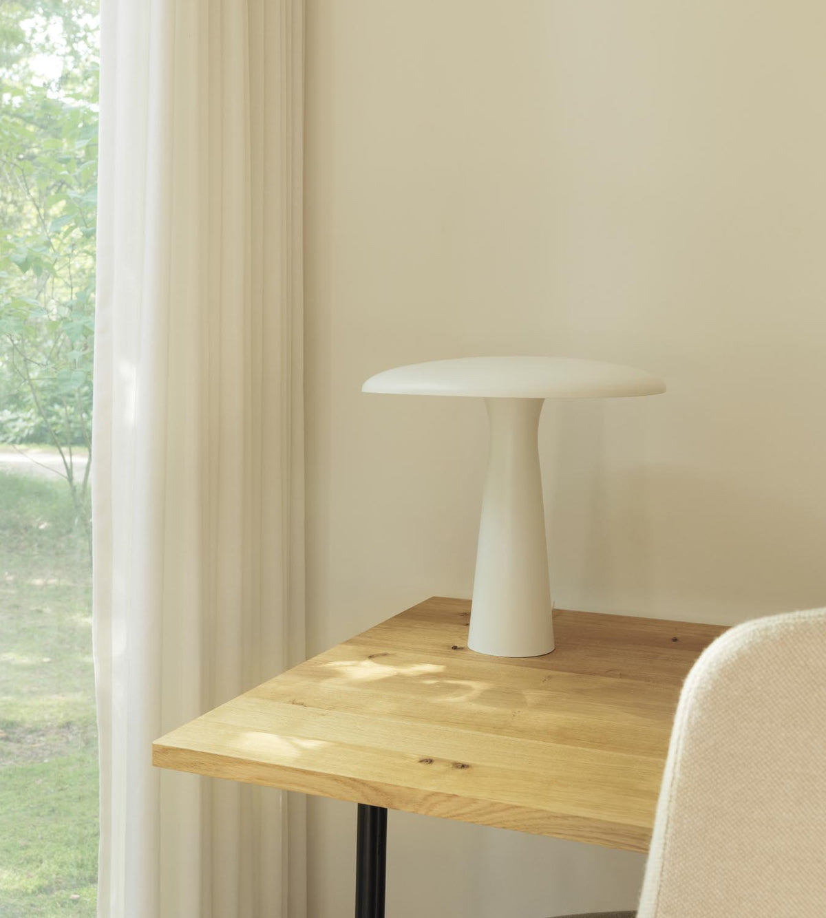Shelter Tischlampe EU in präsentiert im Onlineshop von KAQTU Design AG. Tischleuchte ist von Normann Copenhagen