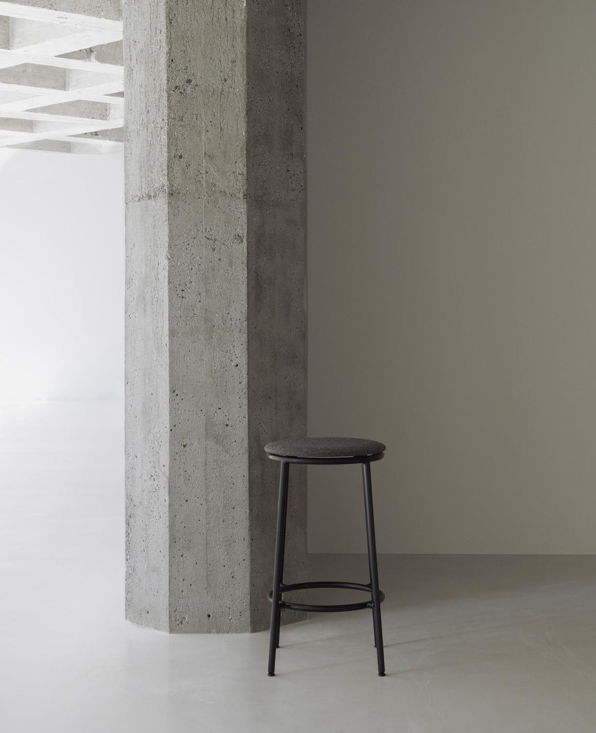Circa Barhocker in Ultra 41599 präsentiert im Onlineshop von KAQTU Design AG. Barhocker ist von Normann Copenhagen