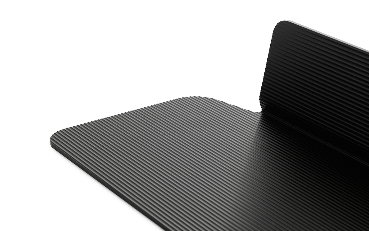 Jet Regal 80 cm. schwarz in präsentiert im Onlineshop von KAQTU Design AG. Wandregal ist von Normann Copenhagen