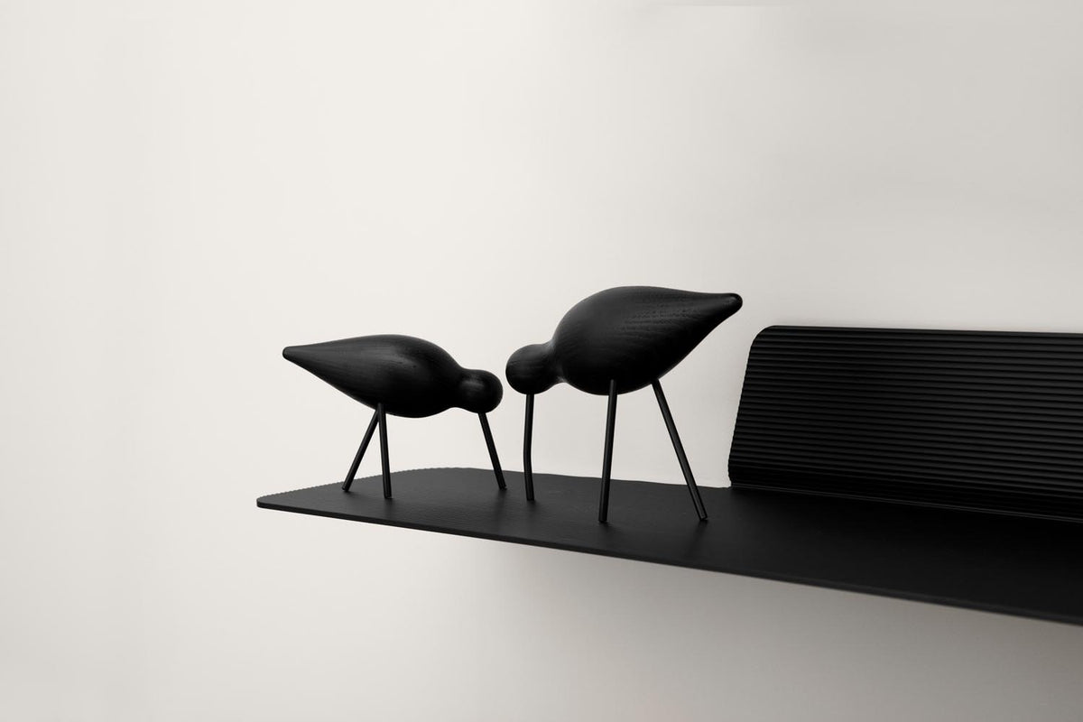 Jet Regal 80 cm. schwarz in präsentiert im Onlineshop von KAQTU Design AG. Wandregal ist von Normann Copenhagen