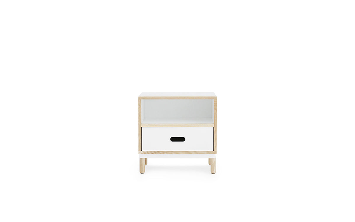Kabine Beistelltisch Weiss in präsentiert im Onlineshop von KAQTU Design AG. Beistelltisch ist von Normann Copenhagen