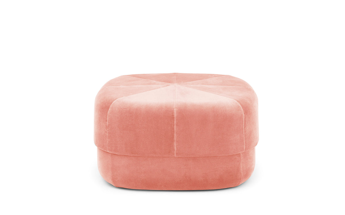 Circus Pouf Gross Blush/Velour in präsentiert im Onlineshop von KAQTU Design AG. Pouf ist von Normann Copenhagen