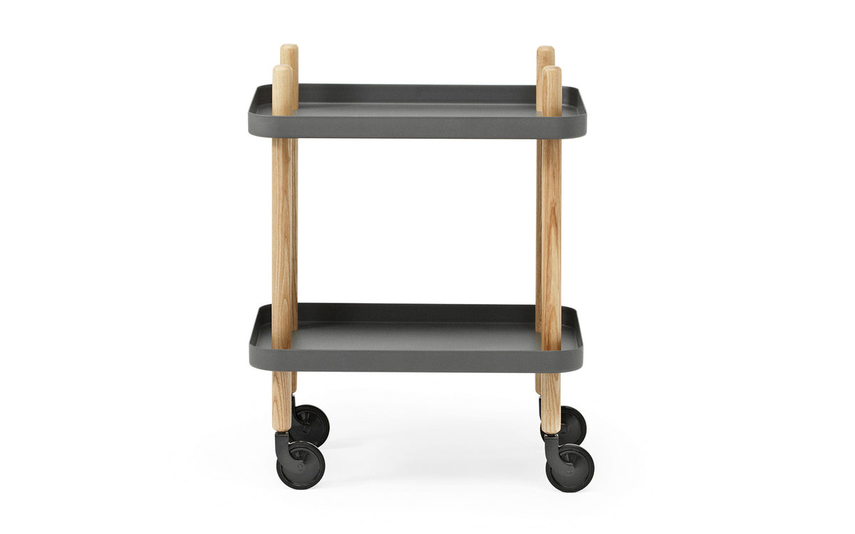 Block Tisch in Dunkelgrau präsentiert im Onlineshop von KAQTU Design AG. Servierwagen ist von Normann Copenhagen