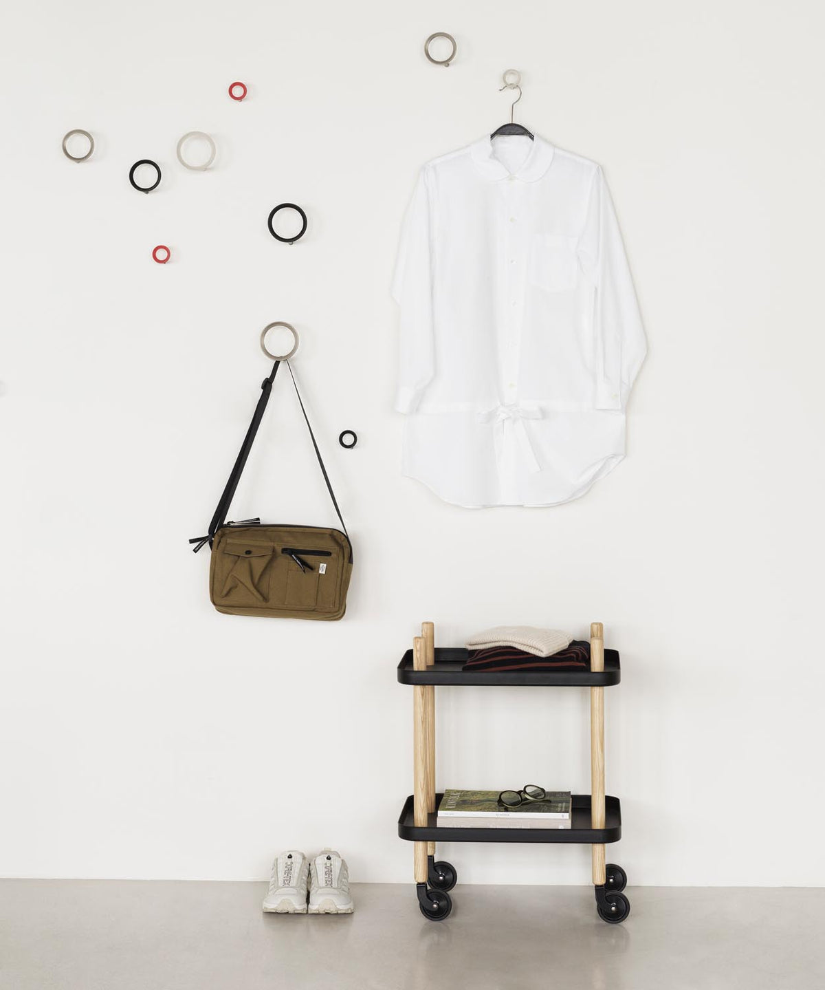 Block Tisch in präsentiert im Onlineshop von KAQTU Design AG. Servierwagen ist von Normann Copenhagen