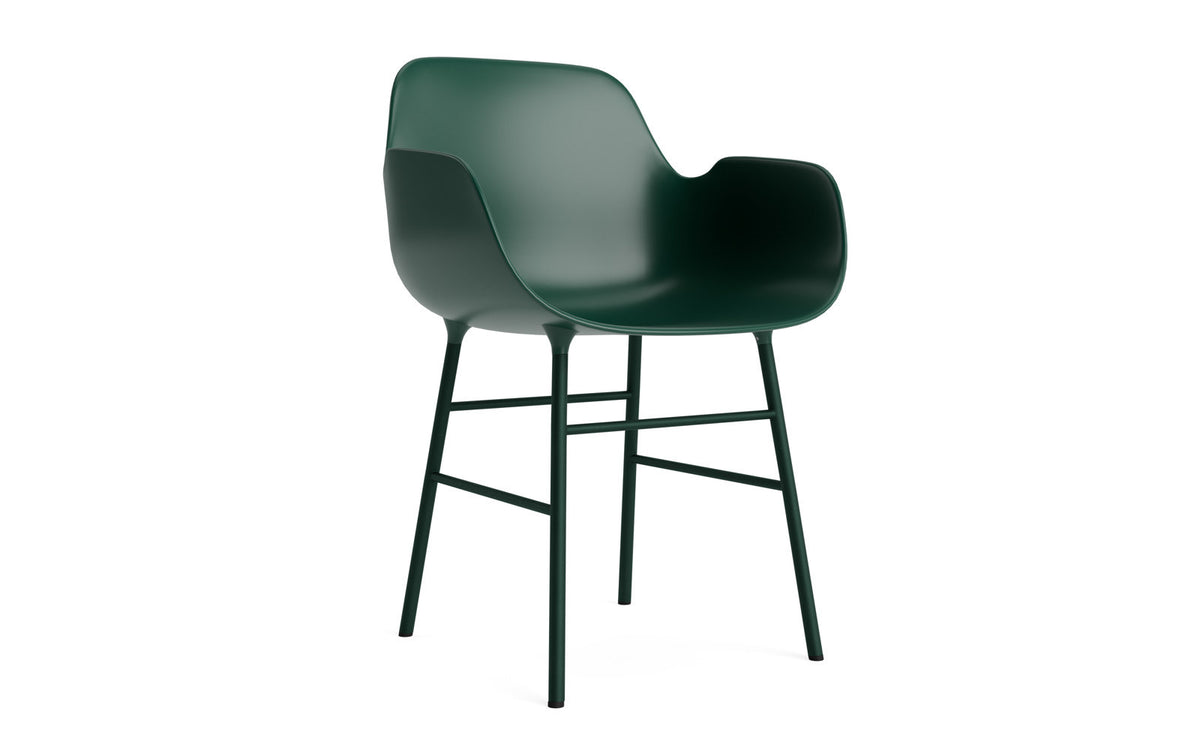 Form Armlehnstuhl in Grün präsentiert im Onlineshop von KAQTU Design AG. Stuhl mit Armlehne ist von Normann Copenhagen