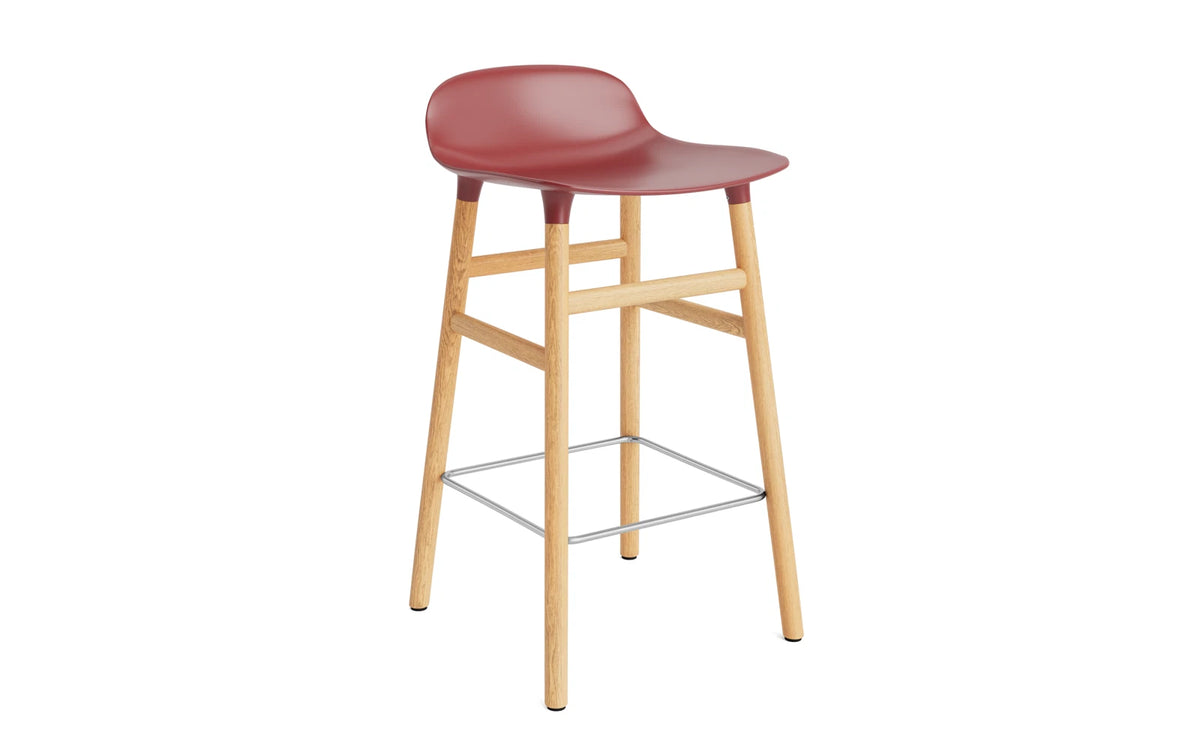 Form Barhocker in Rot präsentiert im Onlineshop von KAQTU Design AG. Barstuhl ist von Normann Copenhagen