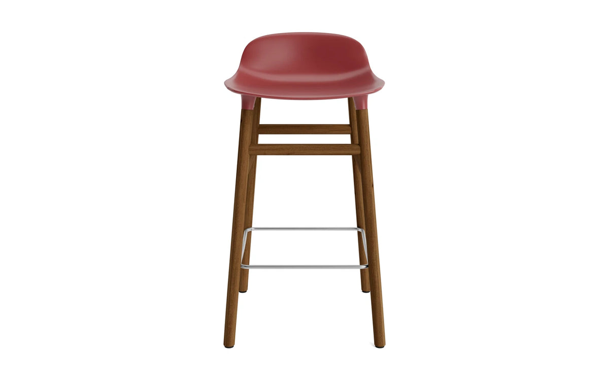 Form Barhocker in Rot präsentiert im Onlineshop von KAQTU Design AG. Barstuhl ist von Normann Copenhagen