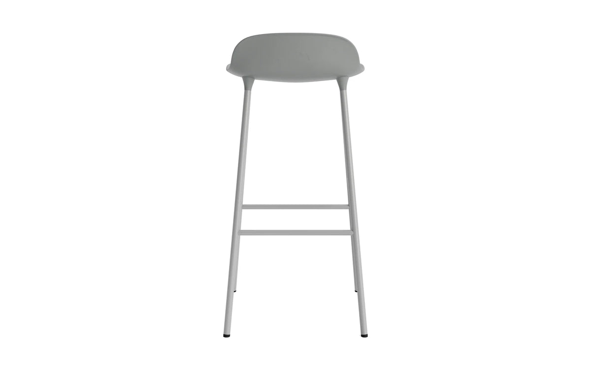 Form Barhocker in Grau präsentiert im Onlineshop von KAQTU Design AG. Barstuhl ist von Normann Copenhagen