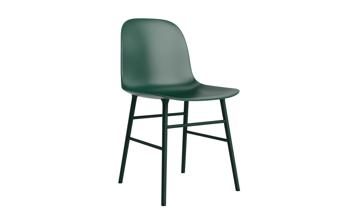 Form Stuhl in Grün präsentiert im Onlineshop von KAQTU Design AG. Stuhl ist von Normann Copenhagen