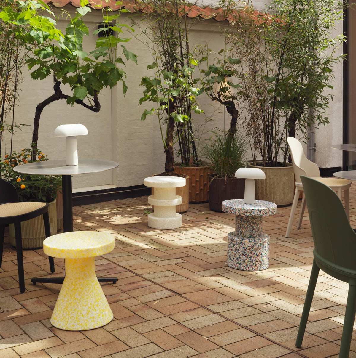Bit Hocker in präsentiert im Onlineshop von KAQTU Design AG. Hocker ist von Normann Copenhagen