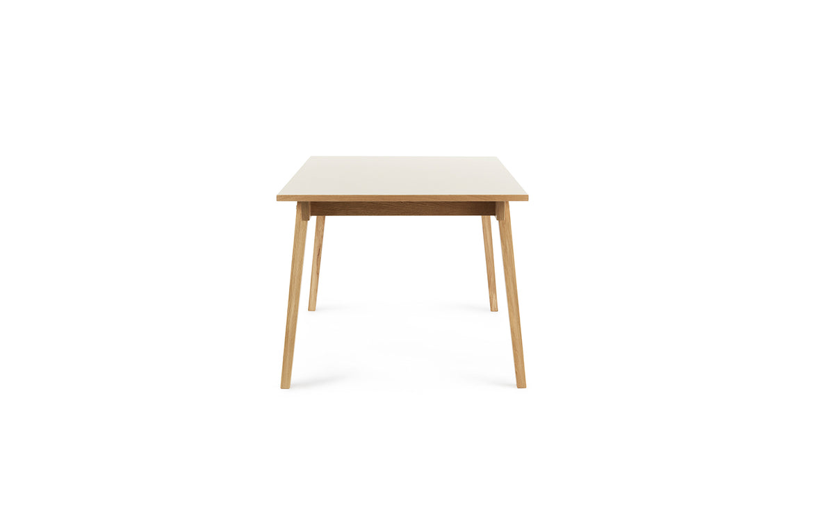 Slice Tisch Linoleum in präsentiert im Onlineshop von KAQTU Design AG. Esstisch ist von Normann Copenhagen