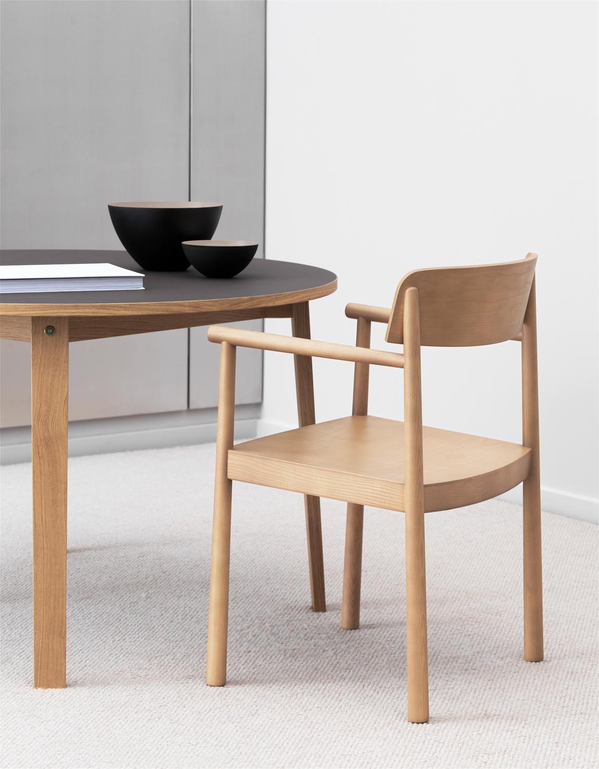 Slice Tisch Linoleum rund in präsentiert im Onlineshop von KAQTU Design AG. Esstisch ist von Normann Copenhagen