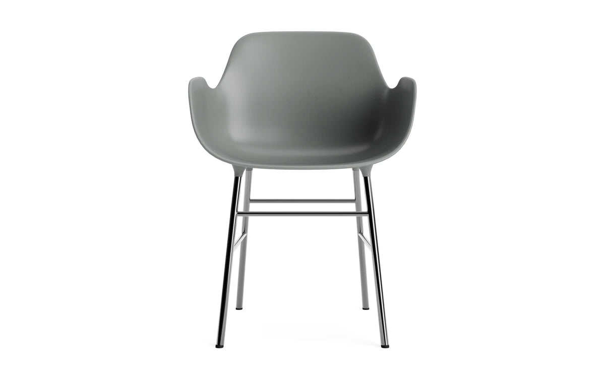 Form Armlehnstuhl in Grau präsentiert im Onlineshop von KAQTU Design AG. Stuhl mit Armlehne ist von Normann Copenhagen