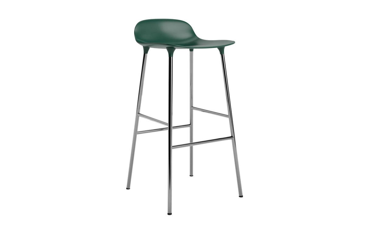 Form Barhocker in Grün präsentiert im Onlineshop von KAQTU Design AG. Barstuhl ist von Normann Copenhagen