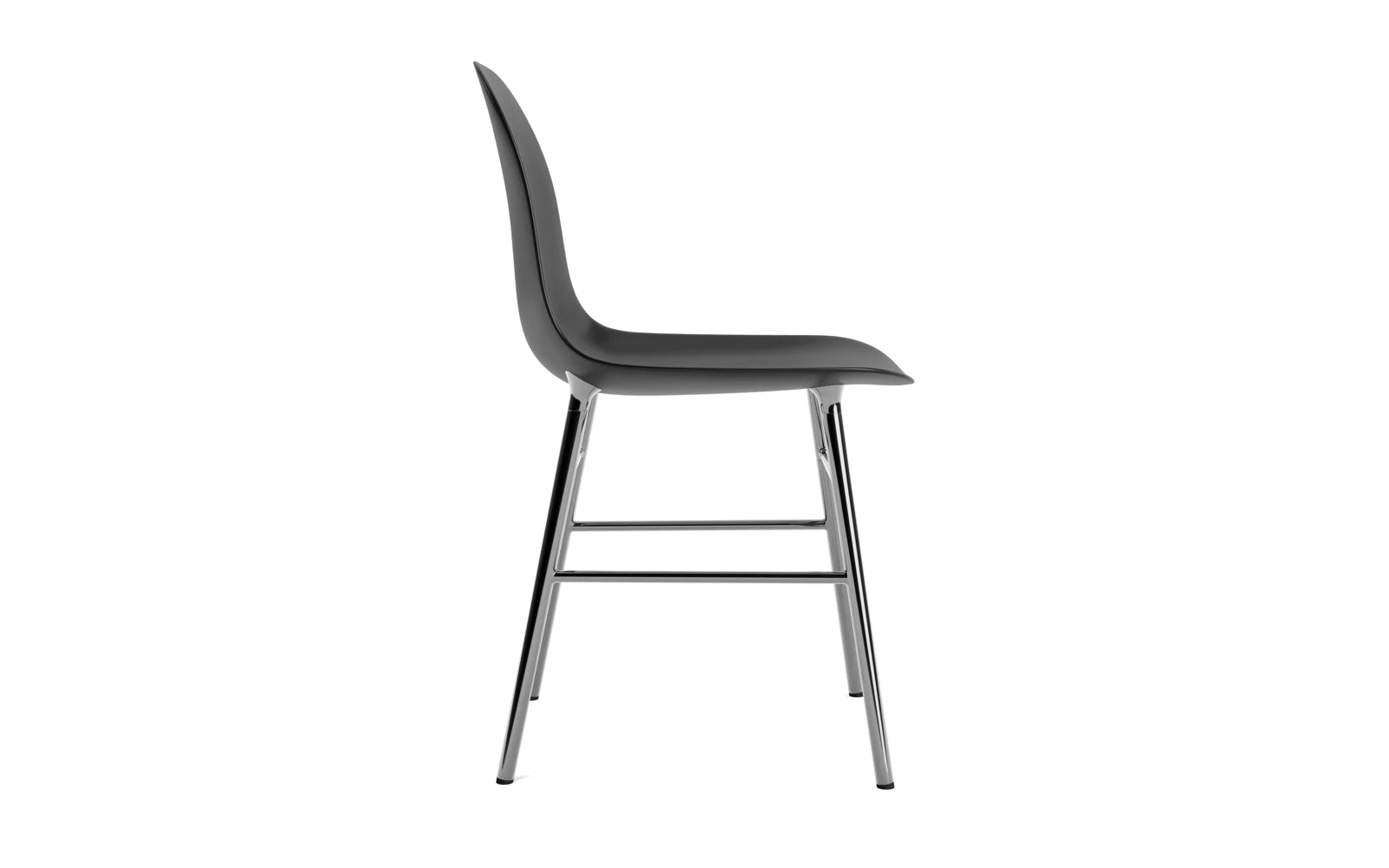 Form Stuhl in Schwarz präsentiert im Onlineshop von KAQTU Design AG. Stuhl ist von Normann Copenhagen
