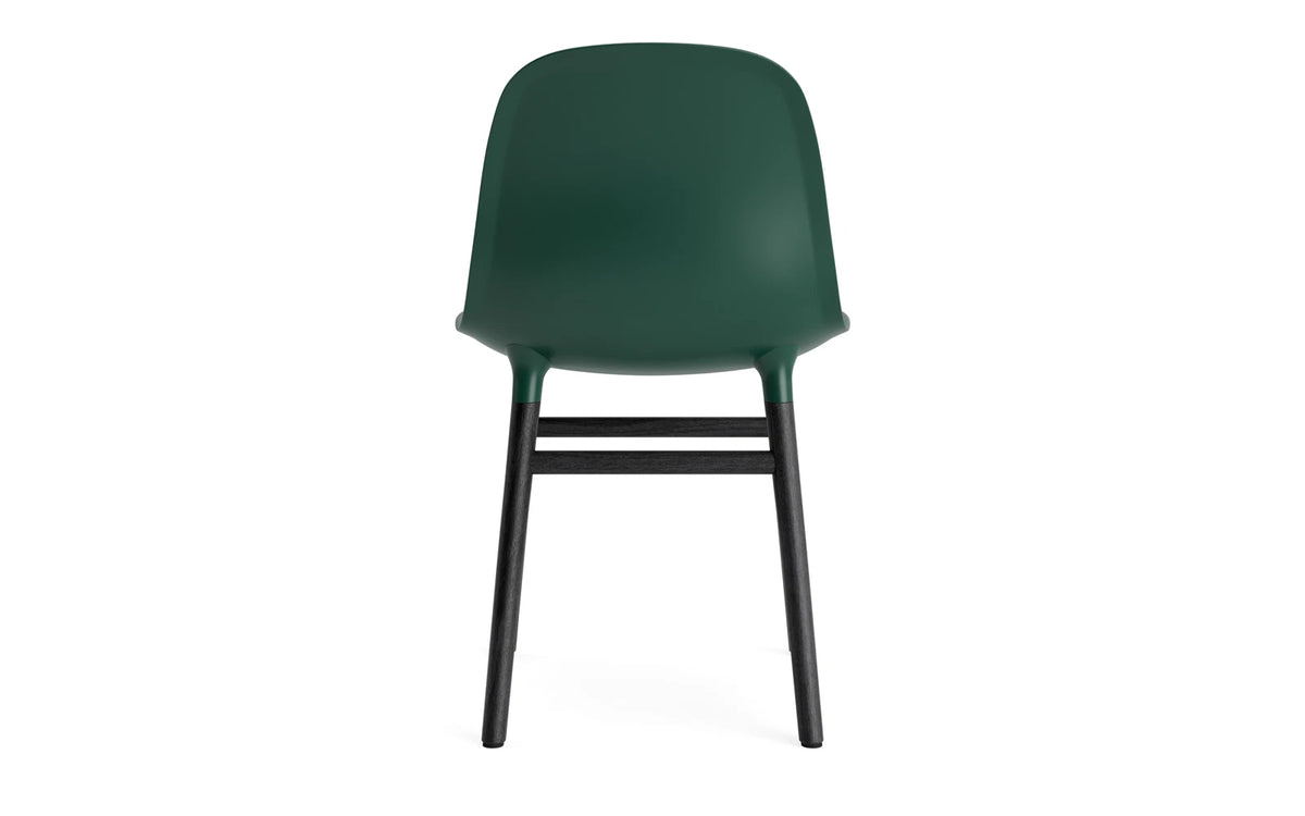 Form Stuhl in Grün präsentiert im Onlineshop von KAQTU Design AG. Stuhl ist von Normann Copenhagen