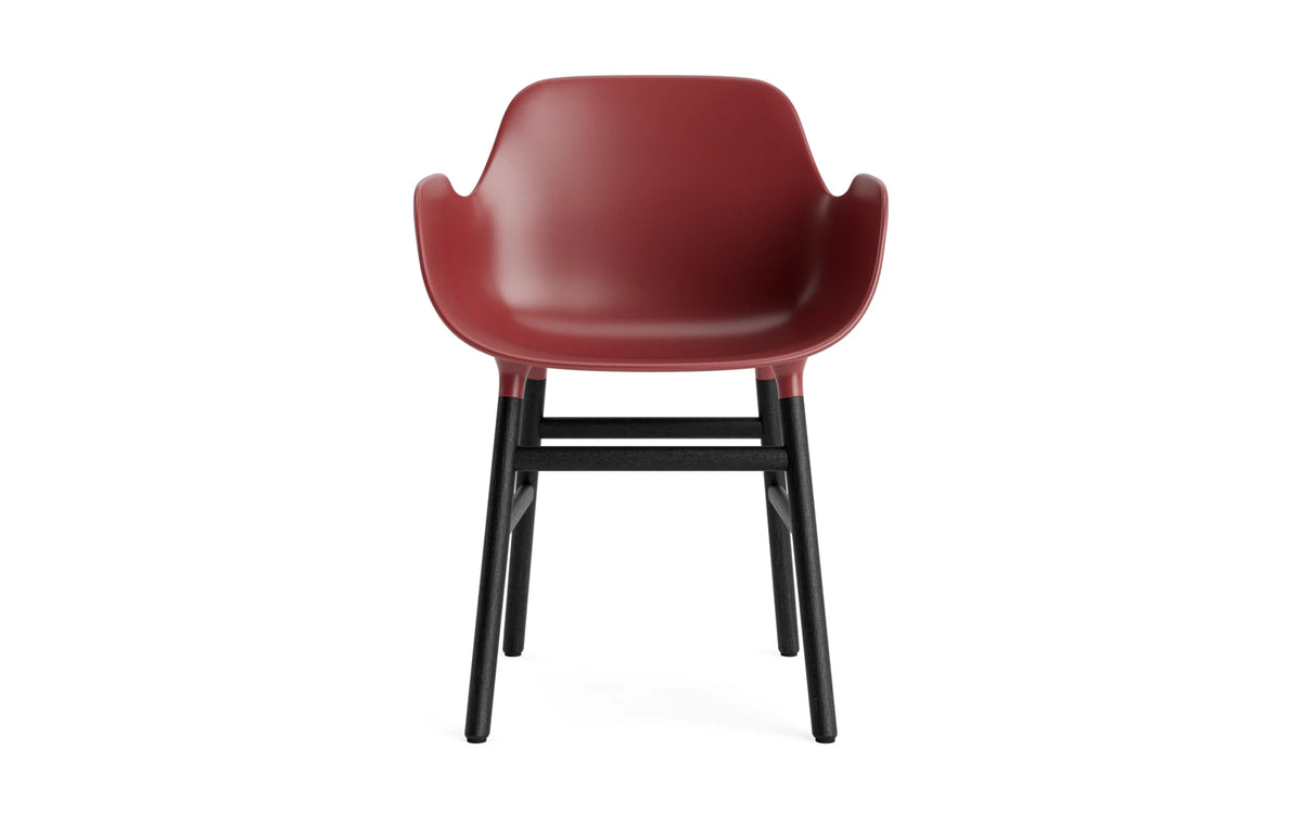 Form Armlehnstuhl in Rot präsentiert im Onlineshop von KAQTU Design AG. Stuhl mit Armlehne ist von Normann Copenhagen