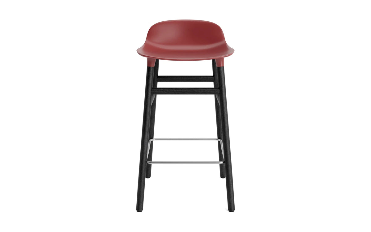 Form Barhocker in Rot präsentiert im Onlineshop von KAQTU Design AG. Barstuhl ist von Normann Copenhagen